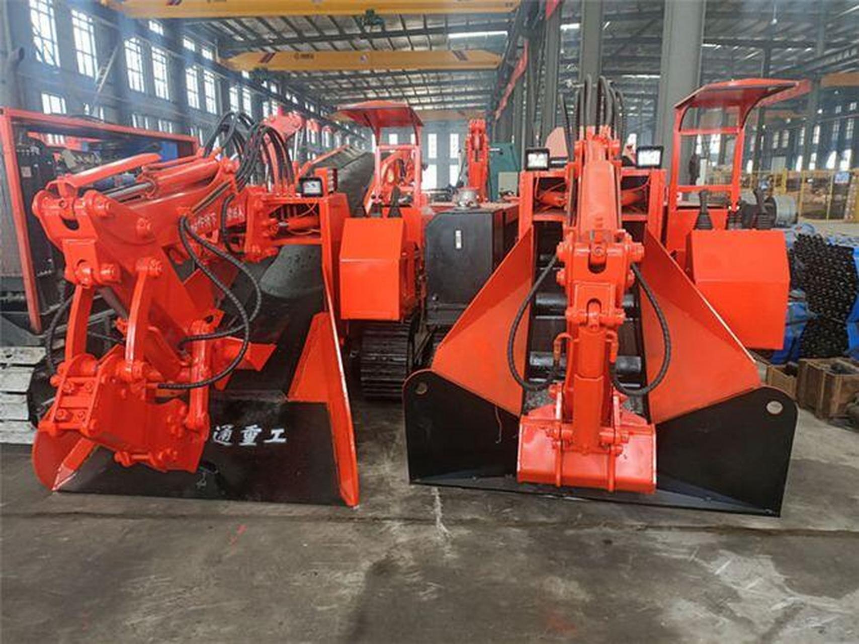 襄陽(yáng)永力通扒渣機(jī)生產(chǎn)廠家 60輪式扒渣機(jī),前方向后擺尾,實(shí)心胎